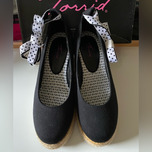 Torrid Lace-up Espadrille’s size 7 Black - Picture 9 of 16